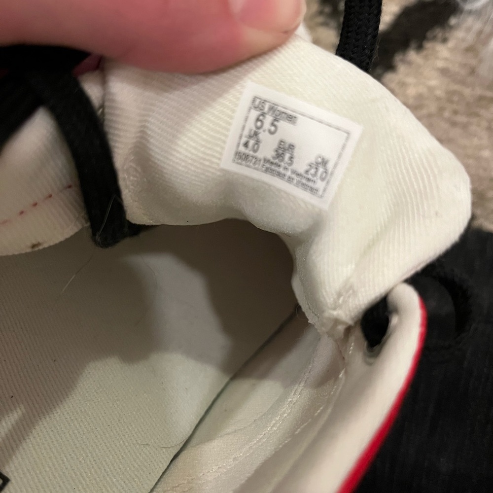 Vans shoes, womens size 6.5. Only worn once, in great condition. - Picture 5 of 6
